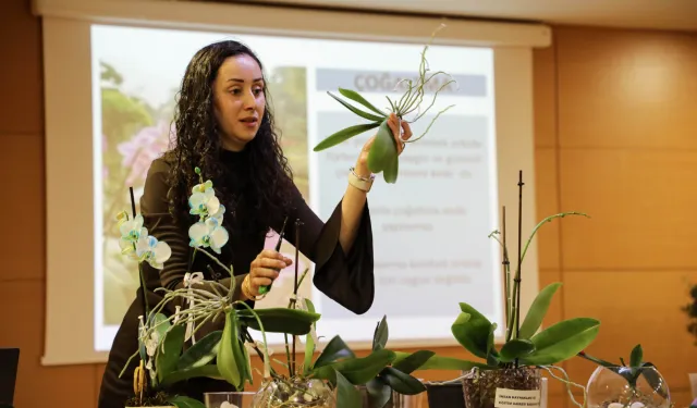 Antalya'da vatandaşlara orkide bakımı eğitimi