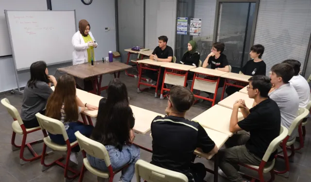 Kocaeli'de Akademi Liseler geleceği şekillendiriyor