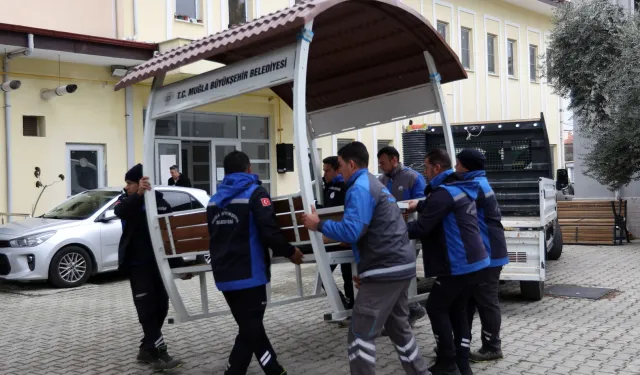 Muğla Büyükşehir'den ilçelere donatı katkısı